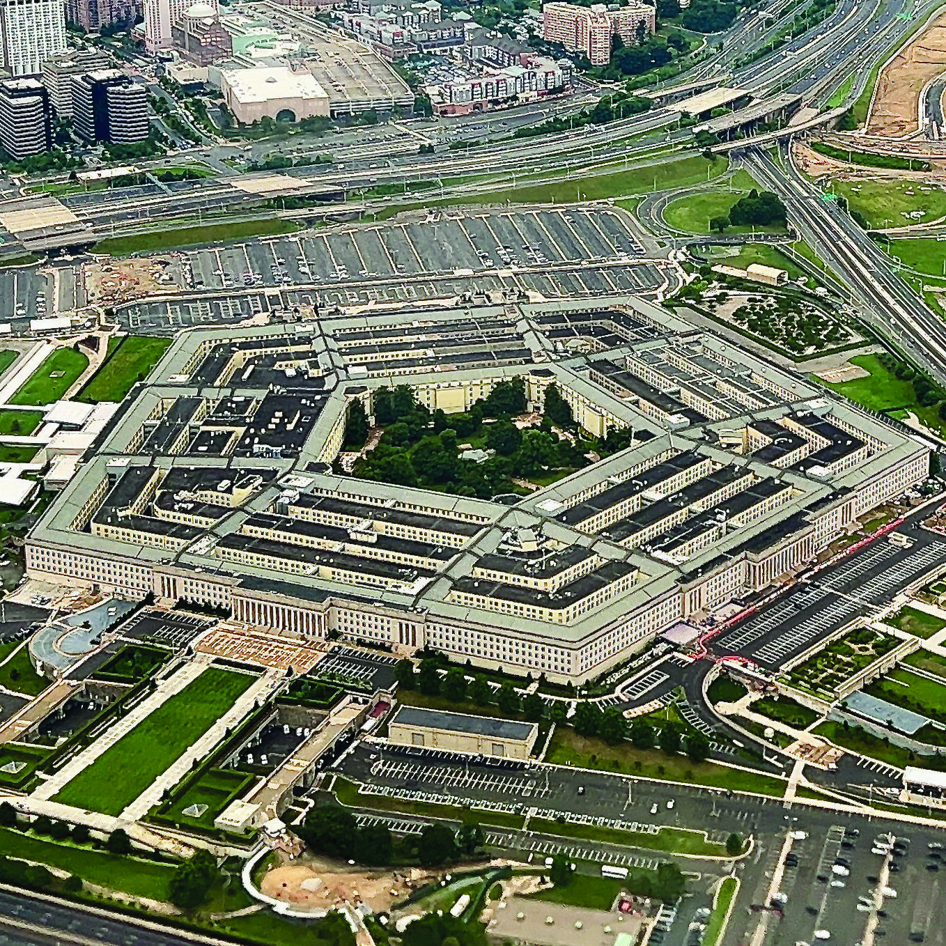 aerial photo of the Pentagon building 